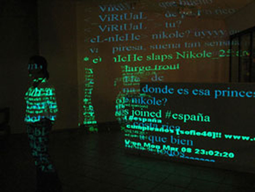 ANTONIO CAMBA · CHAT 10 — Video proyección · Medidas variables