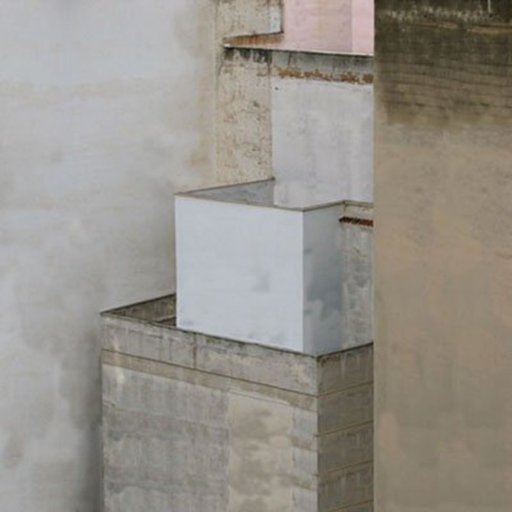 ANTONIO CAMBA · SILENCIO URBANO 11 — Impresión digital sobre aluminio · 30x30cm · 2005